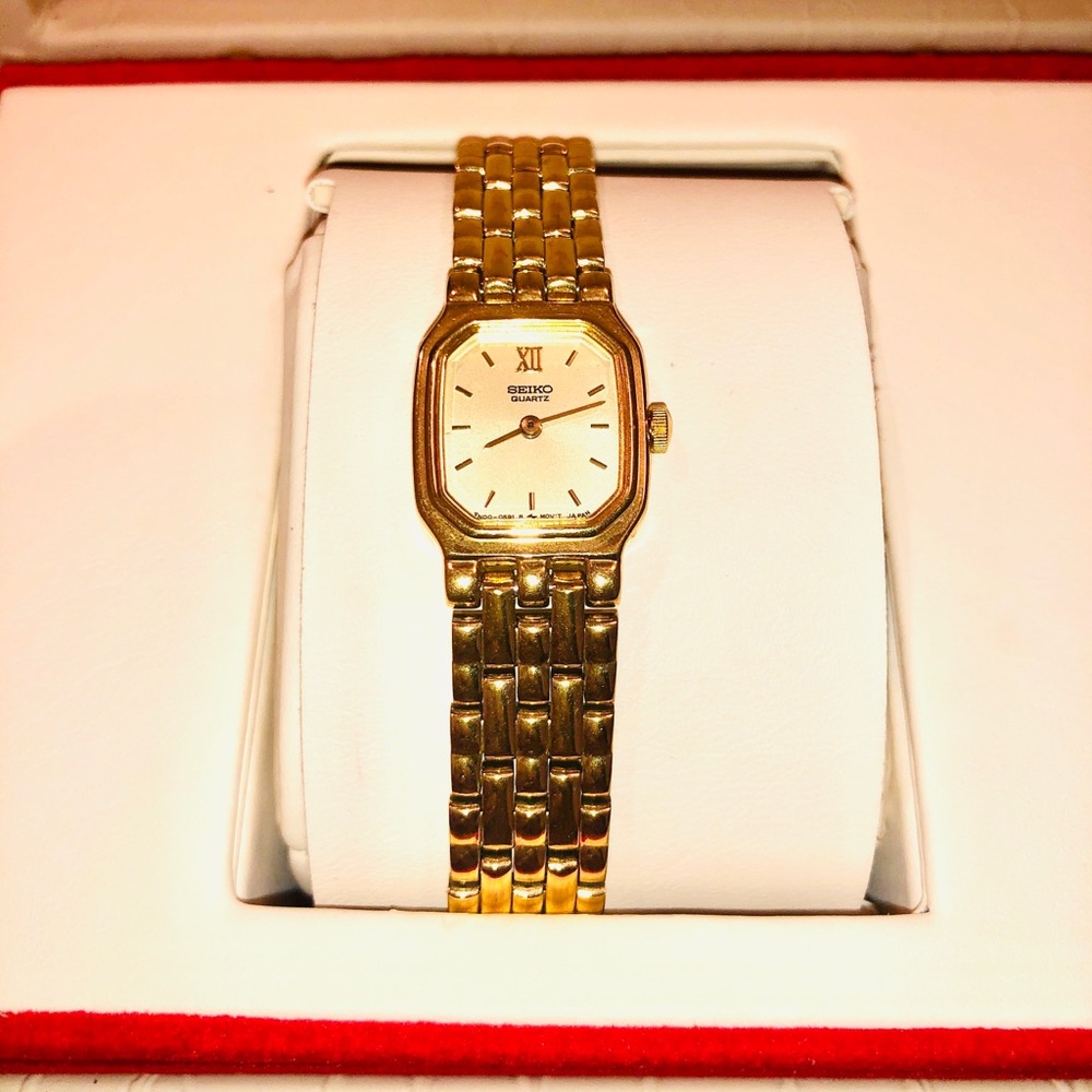 Vintage Seiko Gold-Toned Women’s Stainless Steel Analog Quartz Watch